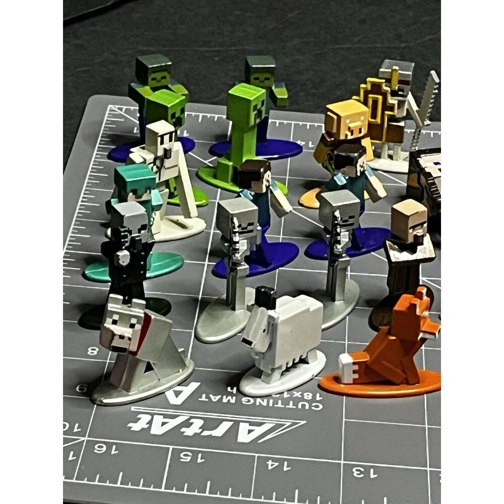 Minecraft Nano Metalfigs Minecraft Set of 40 Die Cast Collectible Figures...